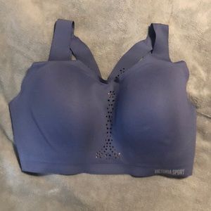 Victoria Sport Angle max sports bra!!
